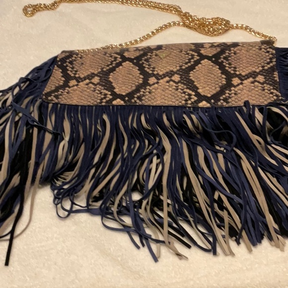 Sam Edelman fringe bag with chin strap - Picture 4 of 7